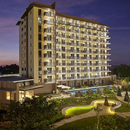 טגאיטאי Quest Hotel Tagaytay מראה חיצוני תמונה