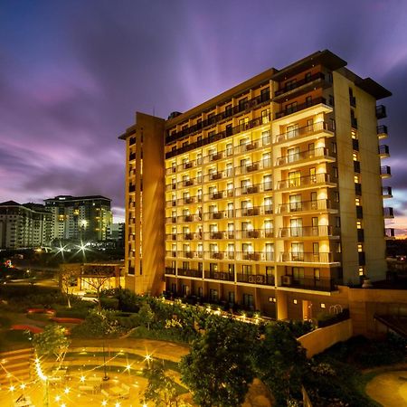 טגאיטאי Quest Hotel Tagaytay מראה חיצוני תמונה