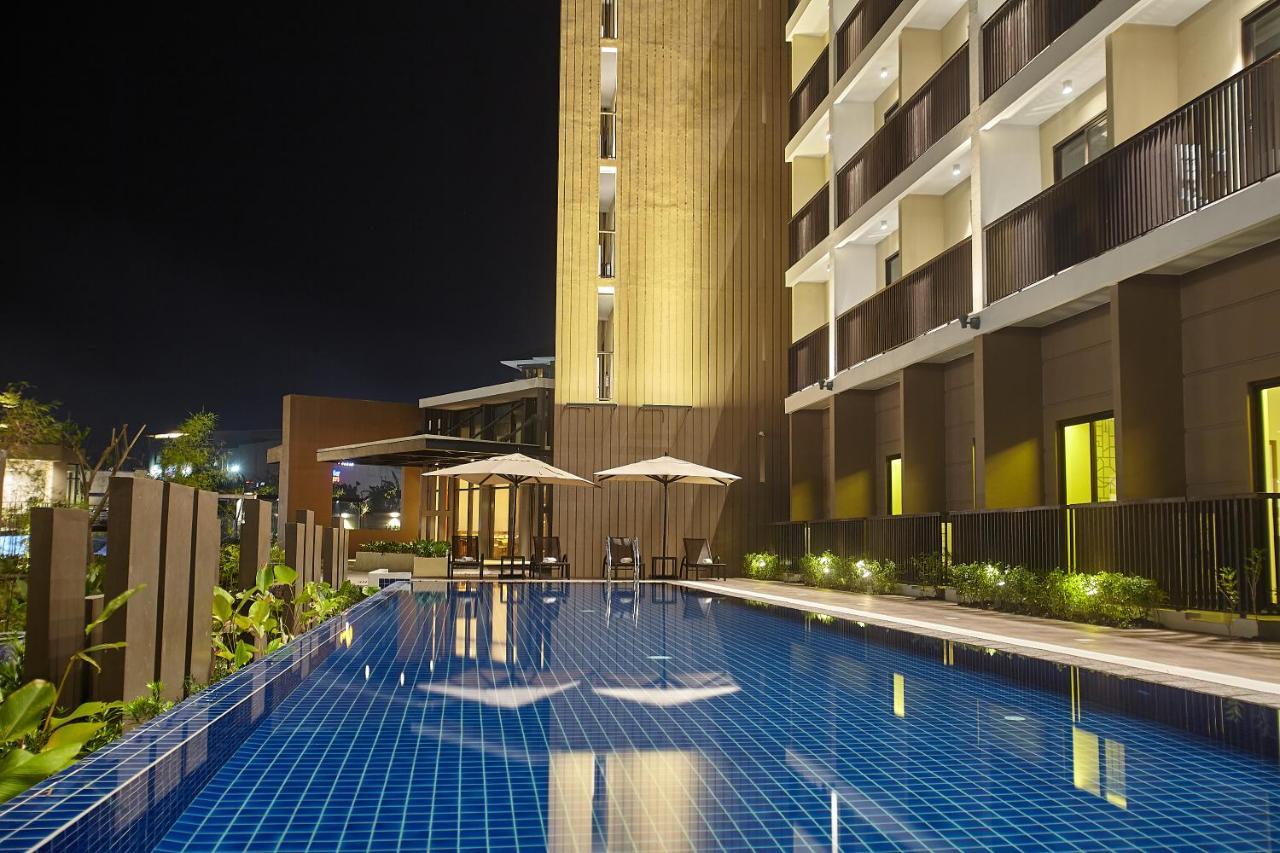 טגאיטאי Quest Hotel Tagaytay מראה חיצוני תמונה