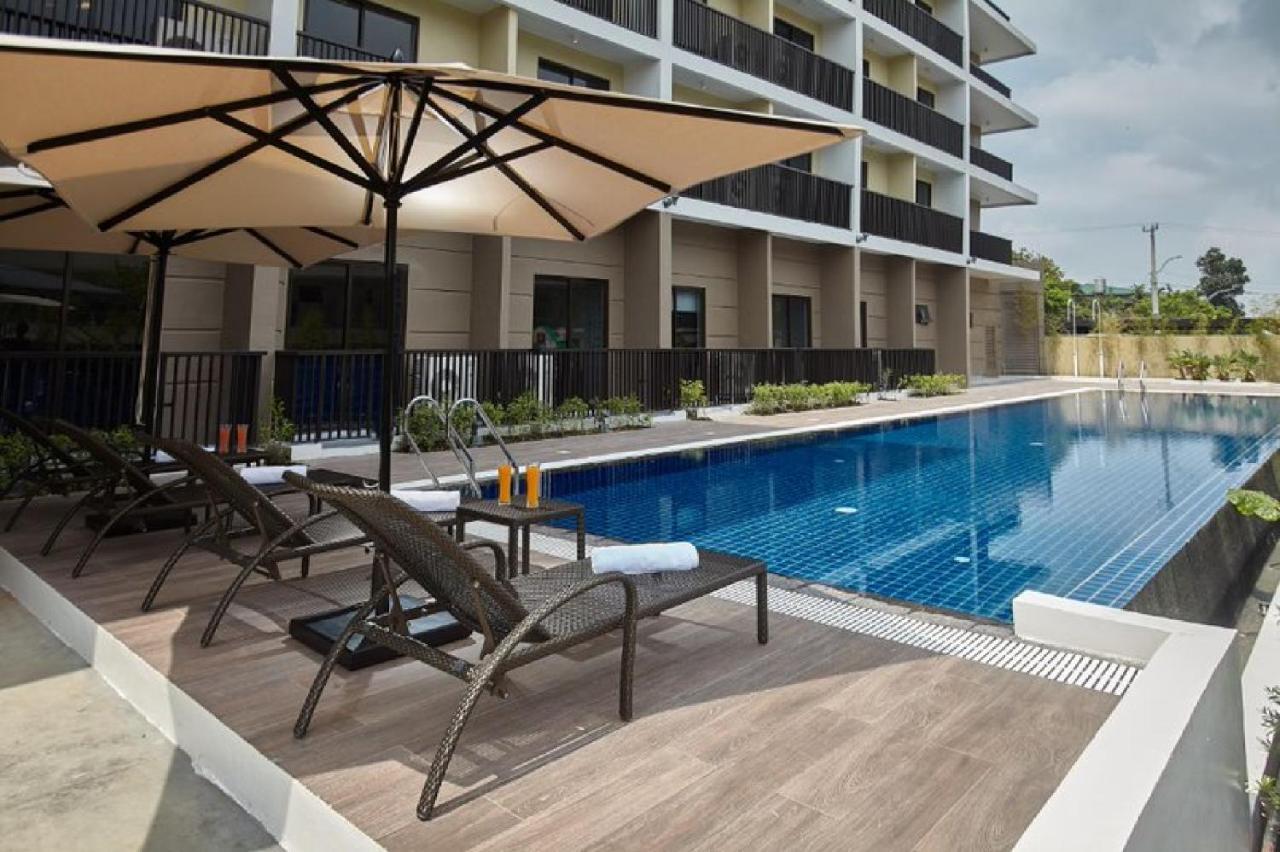 טגאיטאי Quest Hotel Tagaytay מראה חיצוני תמונה