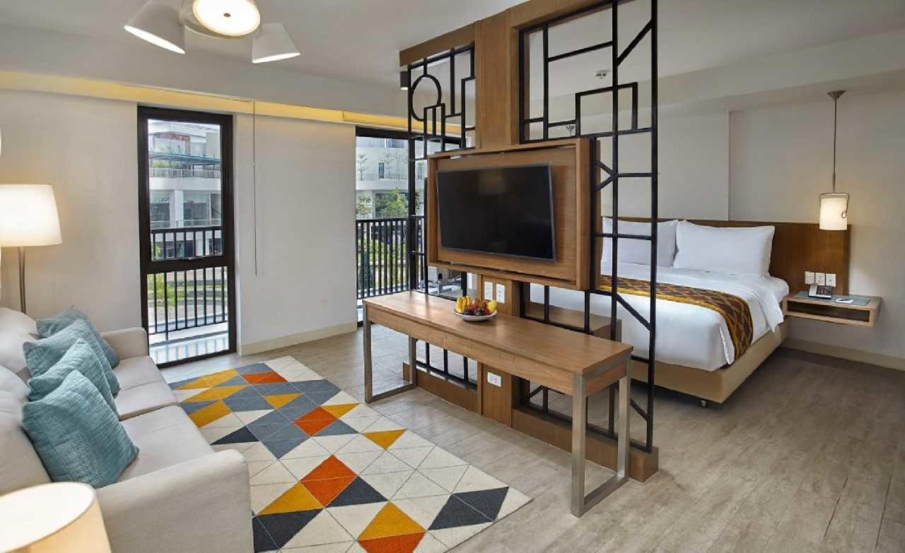 טגאיטאי Quest Hotel Tagaytay מראה חיצוני תמונה
