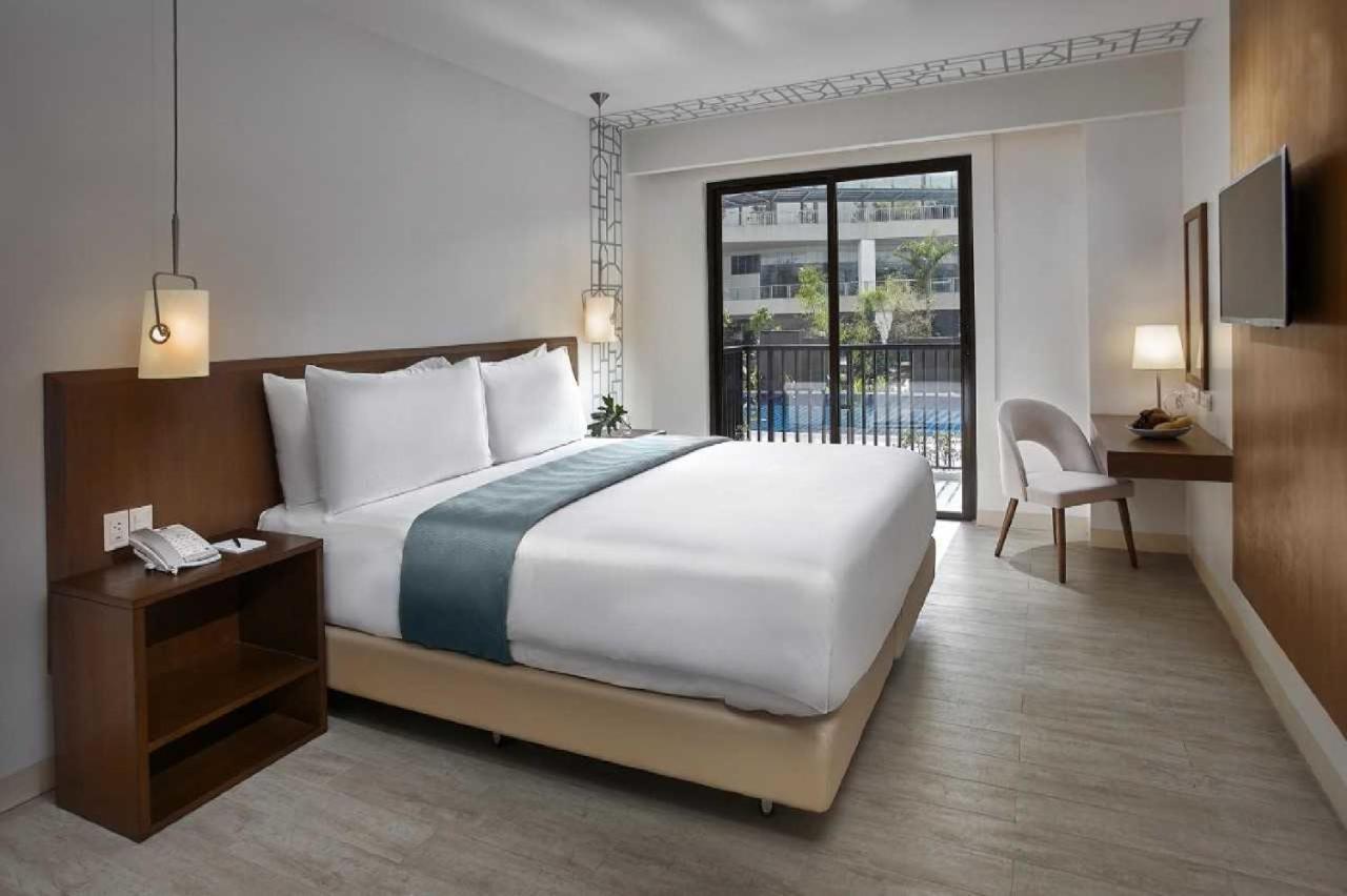 טגאיטאי Quest Hotel Tagaytay מראה חיצוני תמונה
