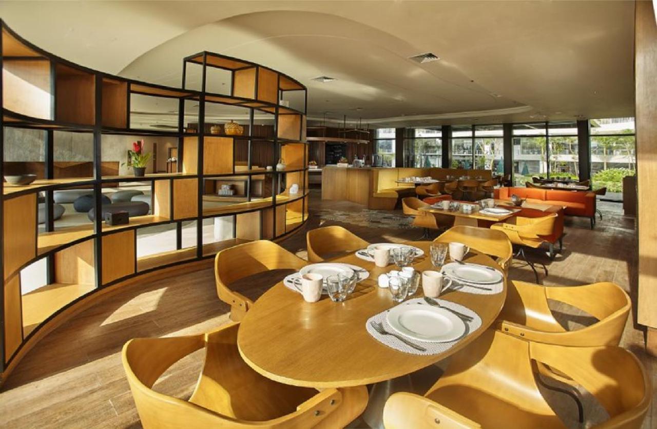 טגאיטאי Quest Hotel Tagaytay מראה חיצוני תמונה